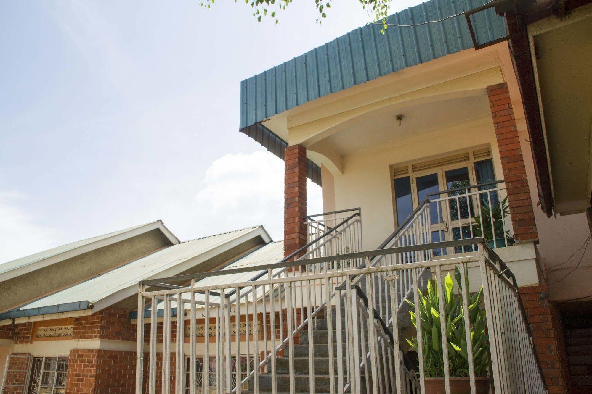 Keba Inn Lyamutundwe Bagian luar foto