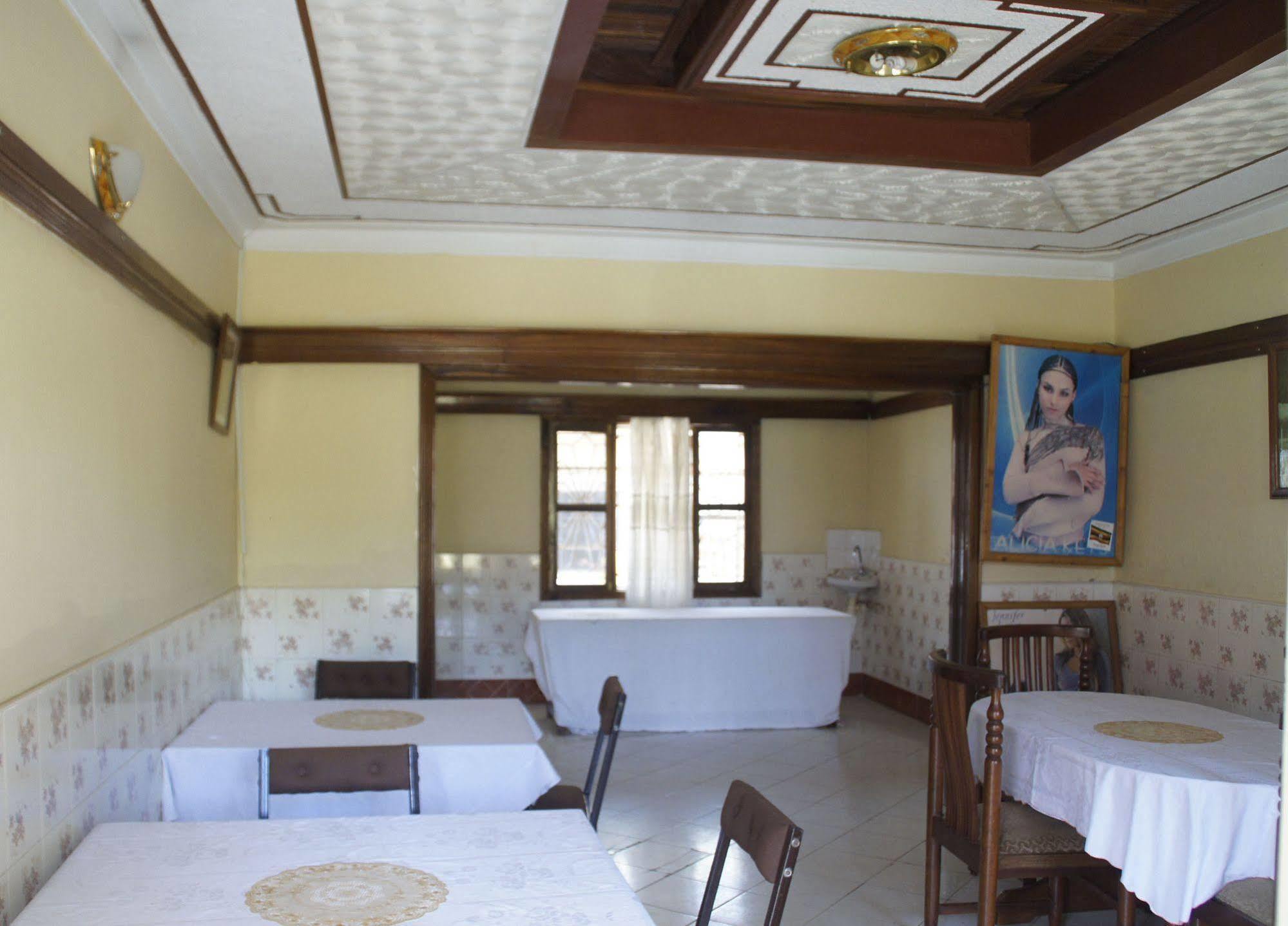 Keba Inn Lyamutundwe Bagian luar foto