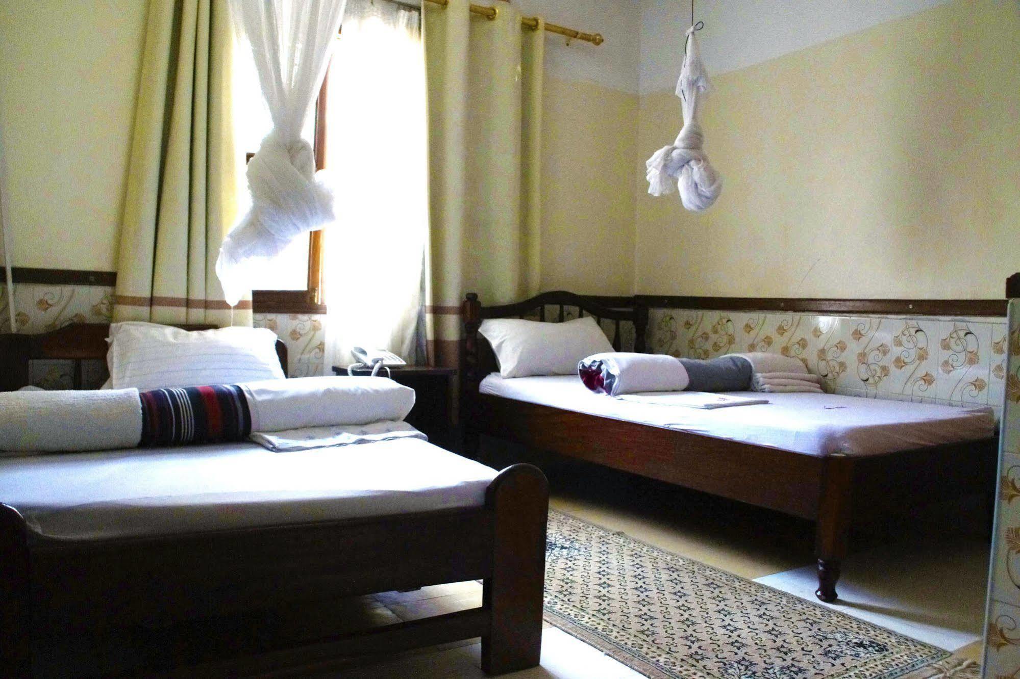 Keba Inn Lyamutundwe Bagian luar foto