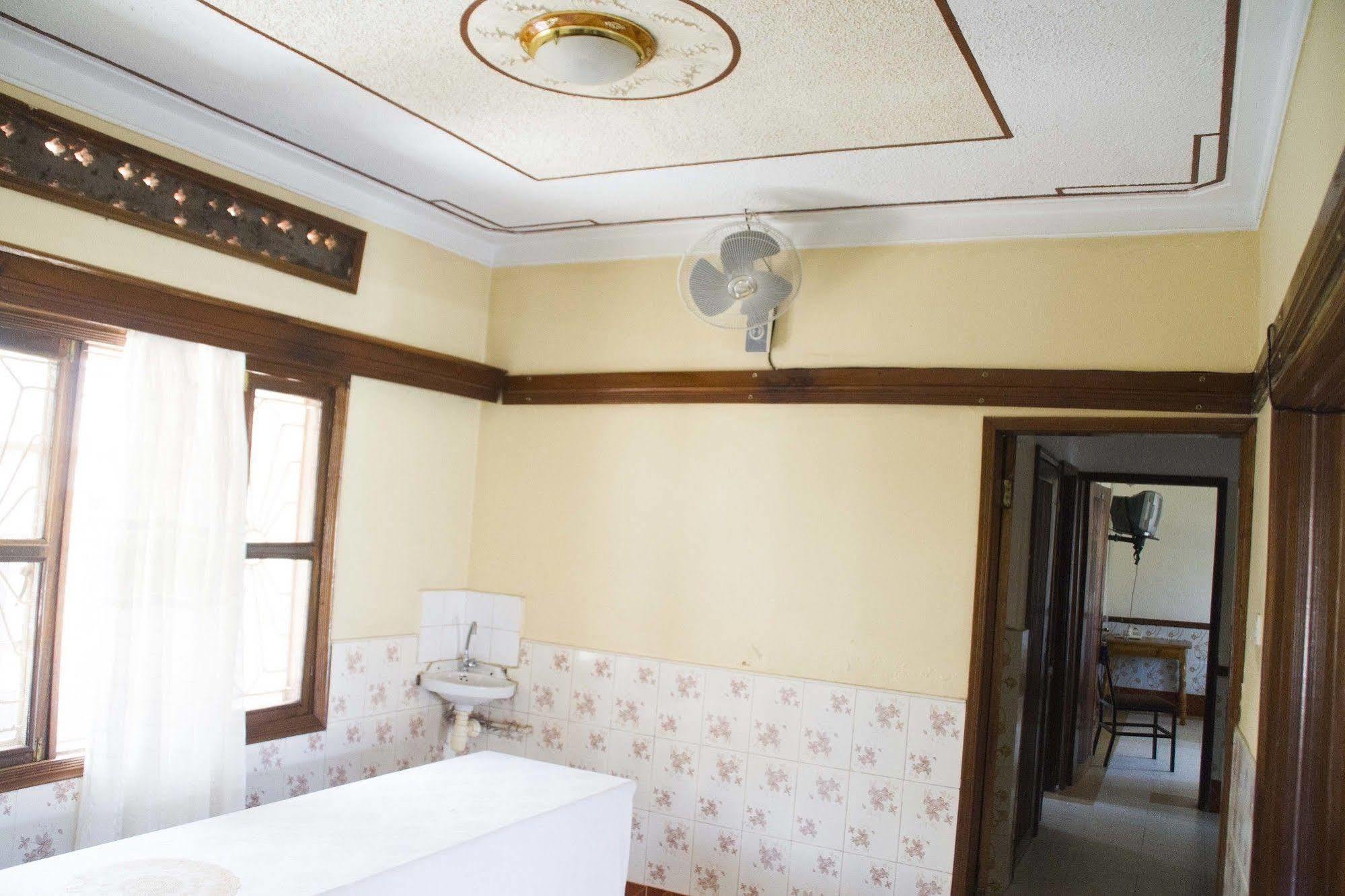 Keba Inn Lyamutundwe Bagian luar foto