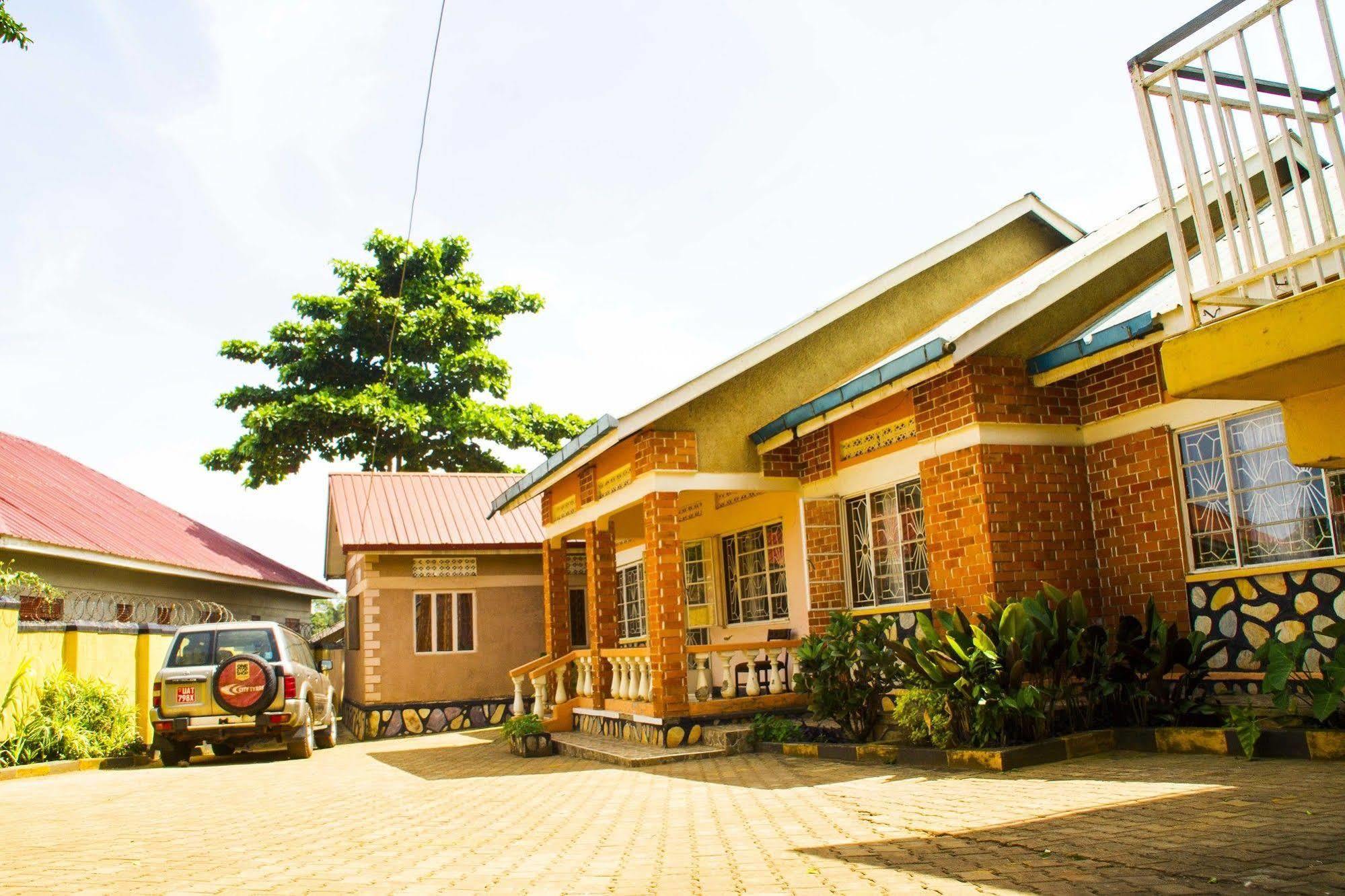 Keba Inn Lyamutundwe Bagian luar foto
