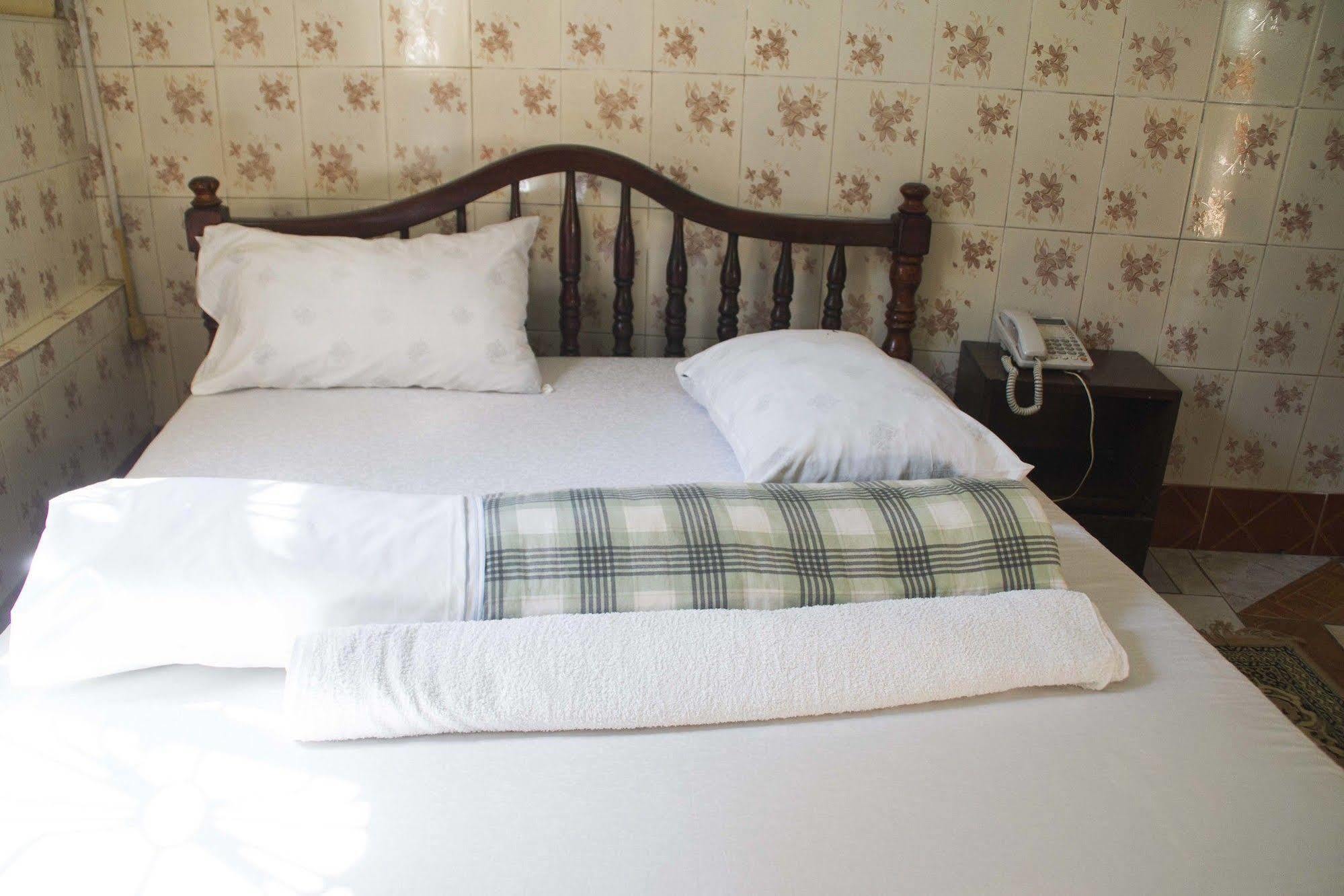Keba Inn Lyamutundwe Bagian luar foto