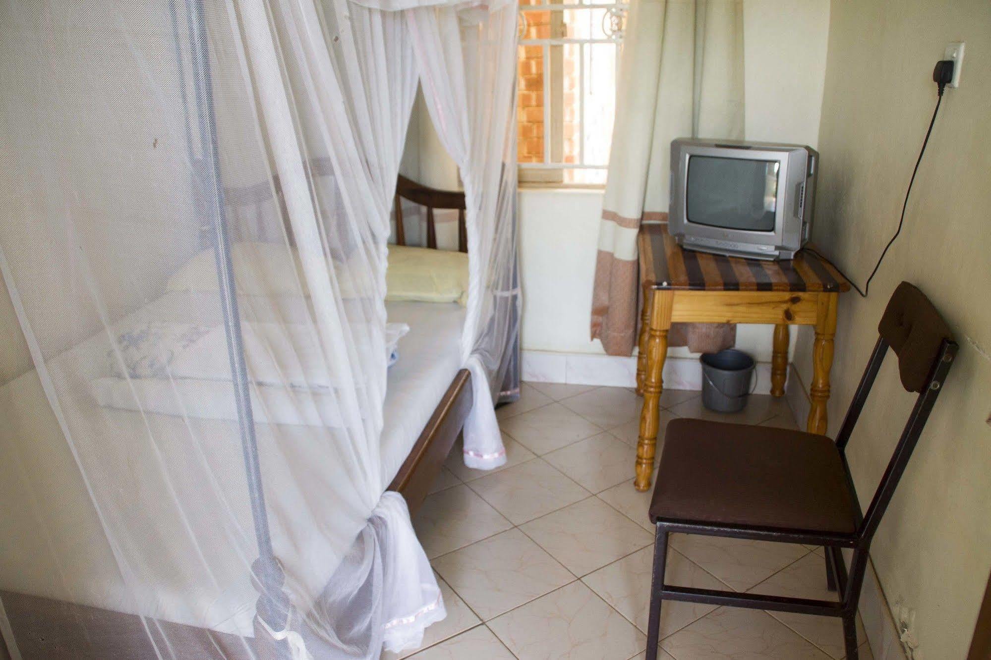 Keba Inn Lyamutundwe Bagian luar foto