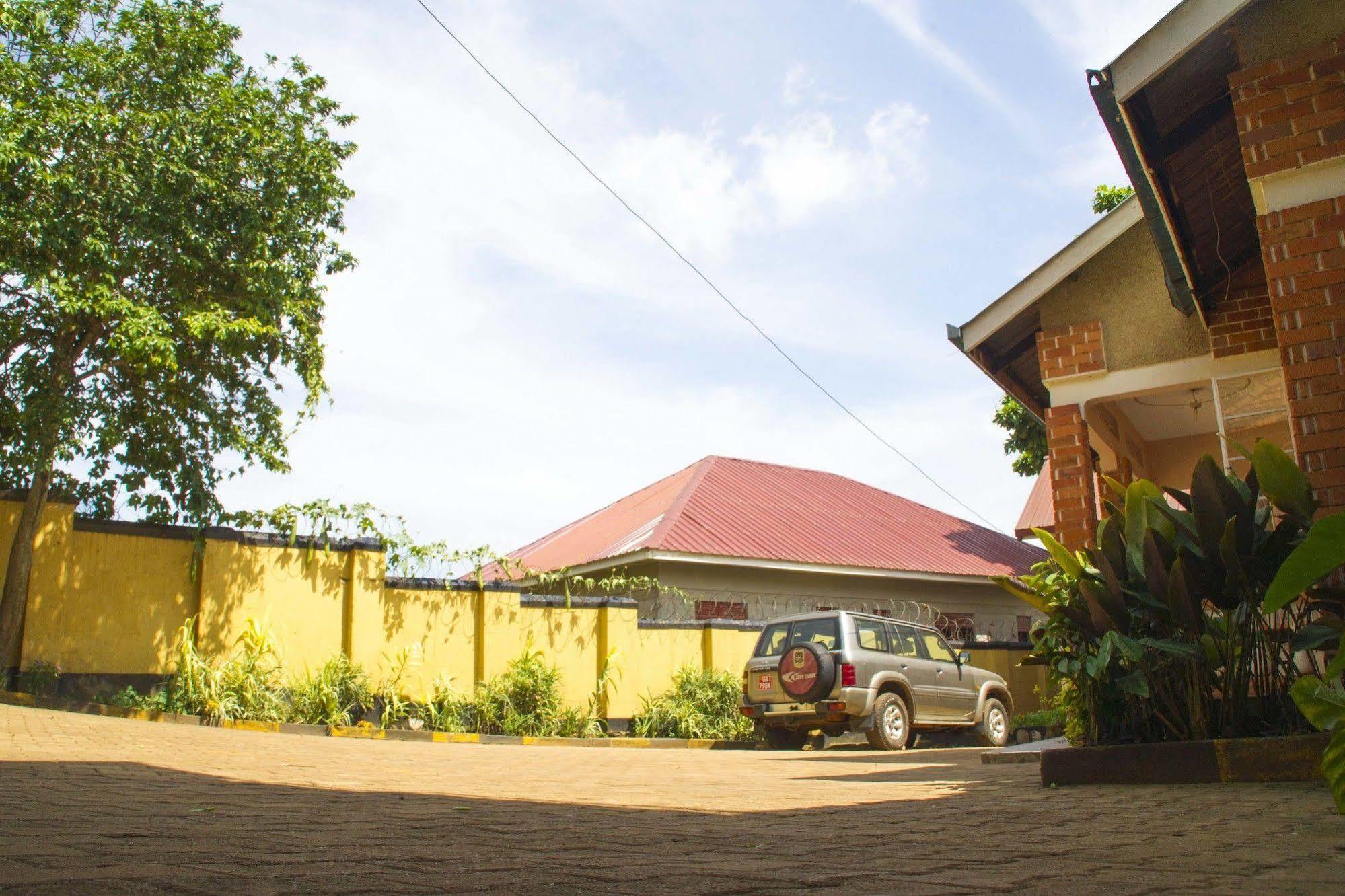 Keba Inn Lyamutundwe Bagian luar foto