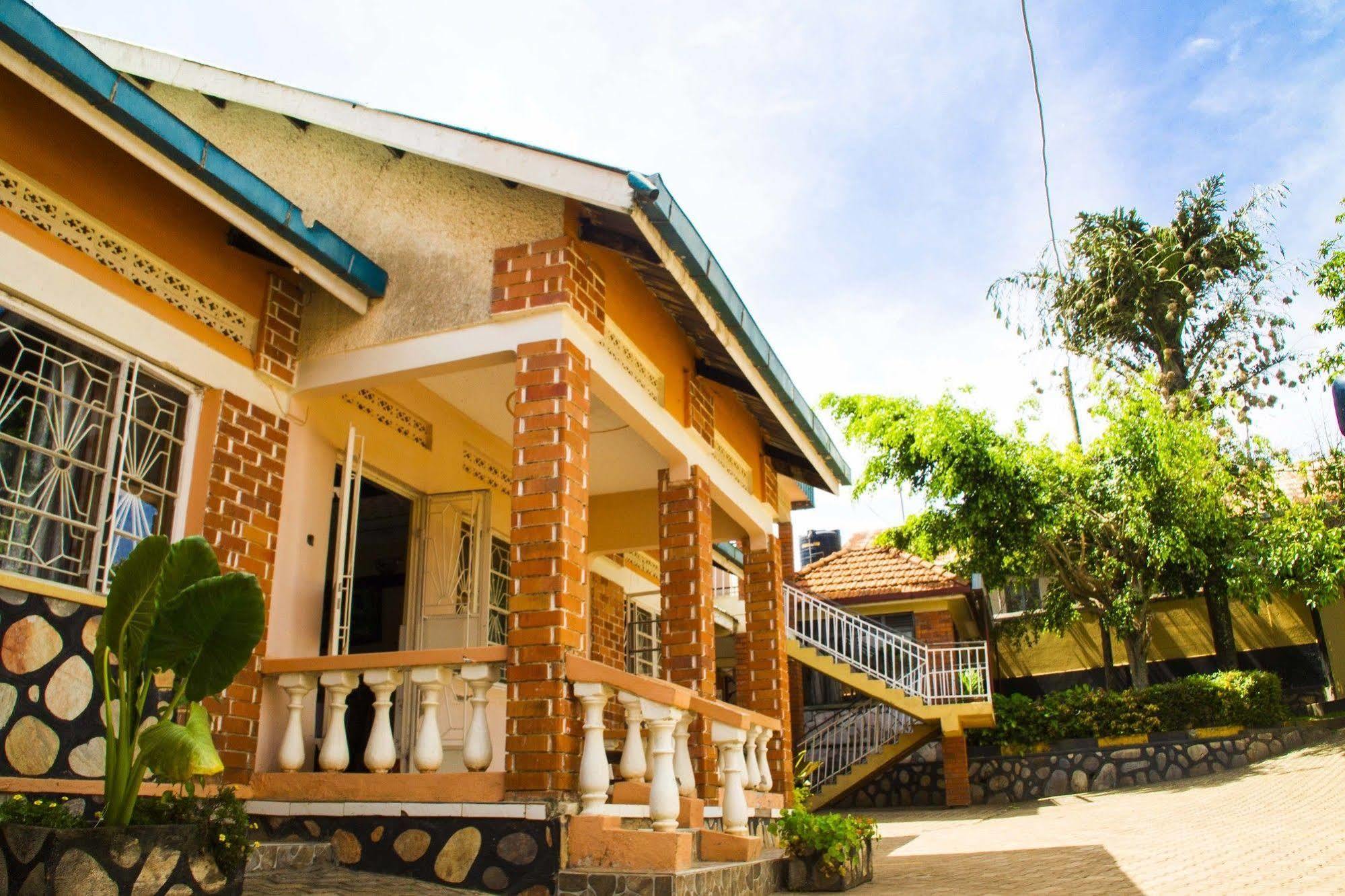 Keba Inn Lyamutundwe Bagian luar foto